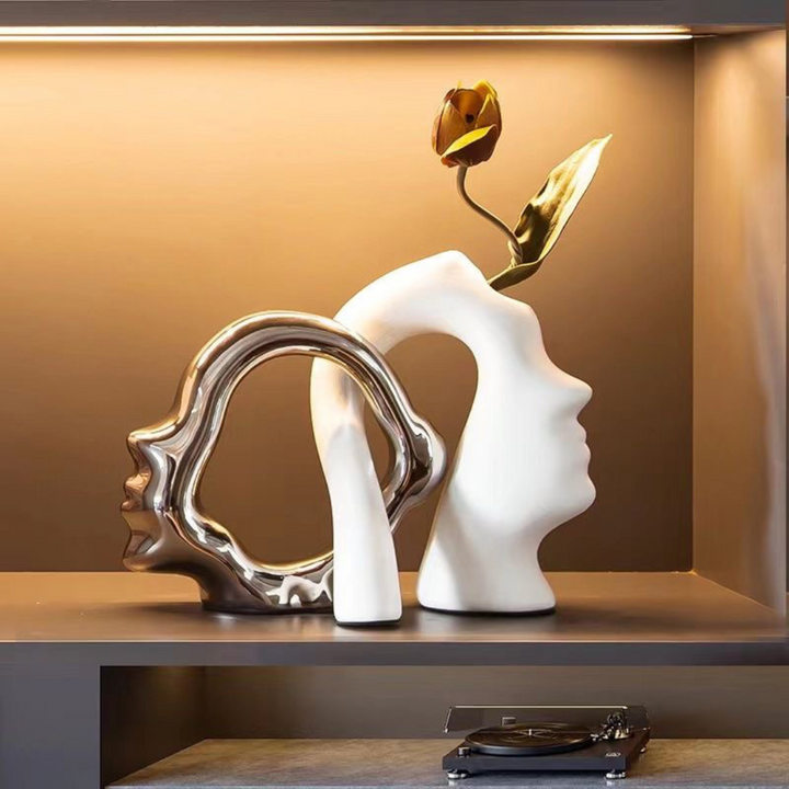 Decorative flower vase with affection head design for floral display