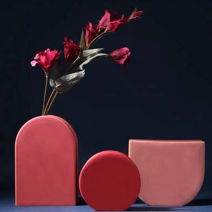Decorative ceramic vase for fresh or artificial flowers