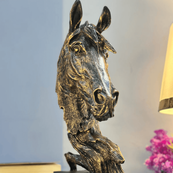 Elegant horse head ornament made of high-quality resin