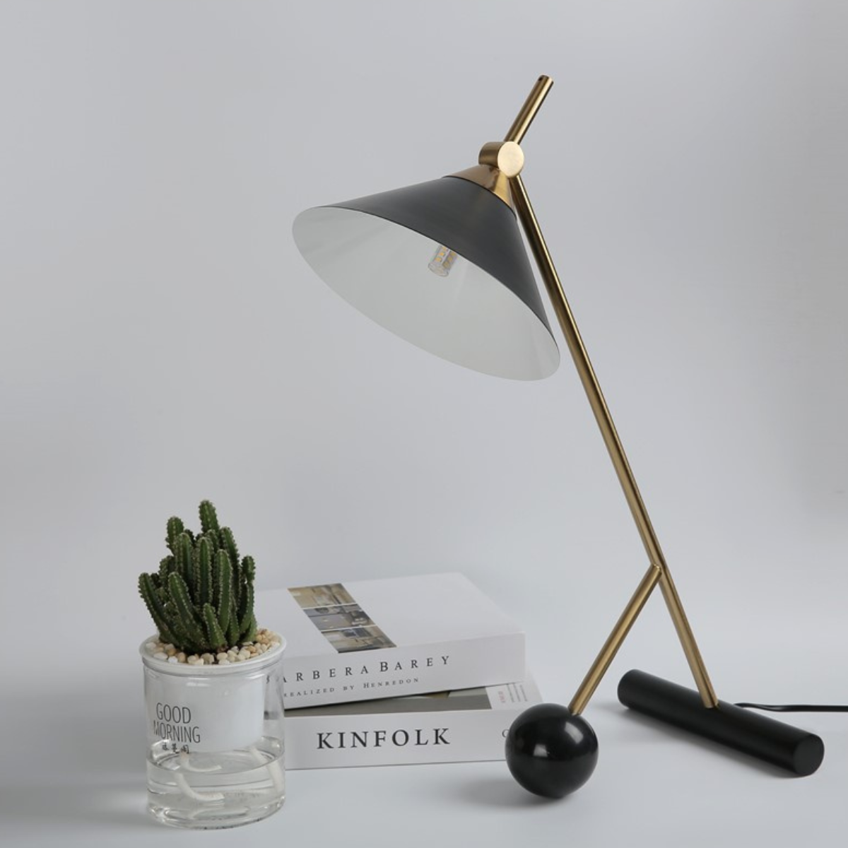 Lustrous-Modern-Table-Lamp-11