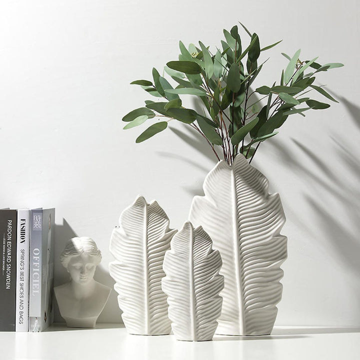 Elegant flower vase set with maple leaf design
