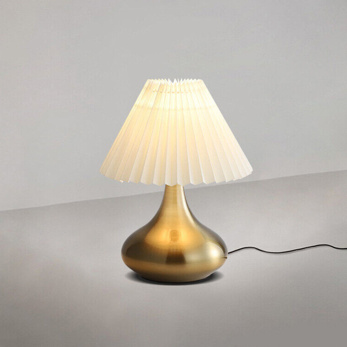 Teardrop Shaped Modern Bedside Table Lamp