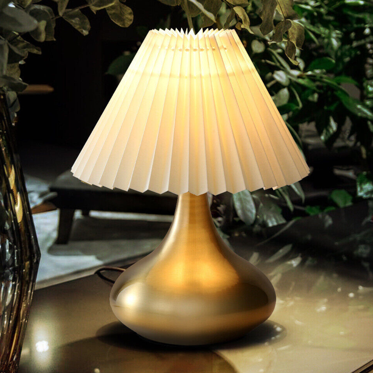 Teardrop Shaped Modern Bedside Table Lamp