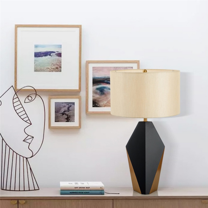 Oletalia geometric table lamp with modern artistic design