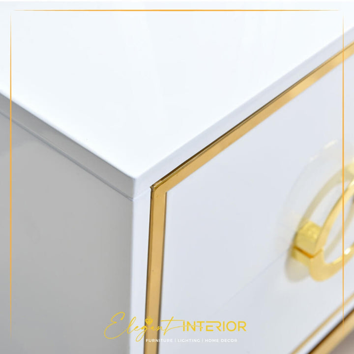 Corner detail view of Signature bedside table showcasing smooth edges and fine craftsmanship