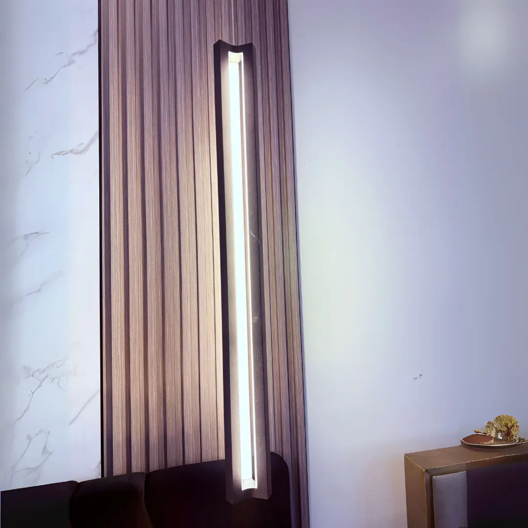 Sleek vertical LED pendant light – modern minimalist lighting fixture with clean lines and elegant design for contemporary interiors.