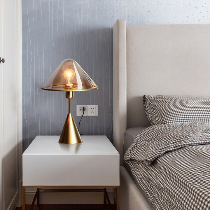 Elegant Venus clear glass shed-style table lamp for contemporary interiors