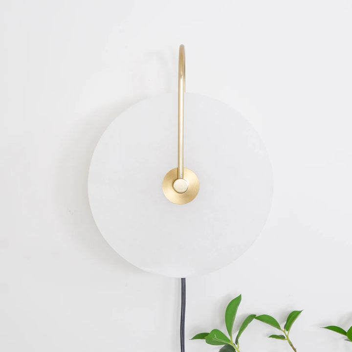 18-inch alabaster LED plug-in wall lamp with warm diffused light and natural stone veining