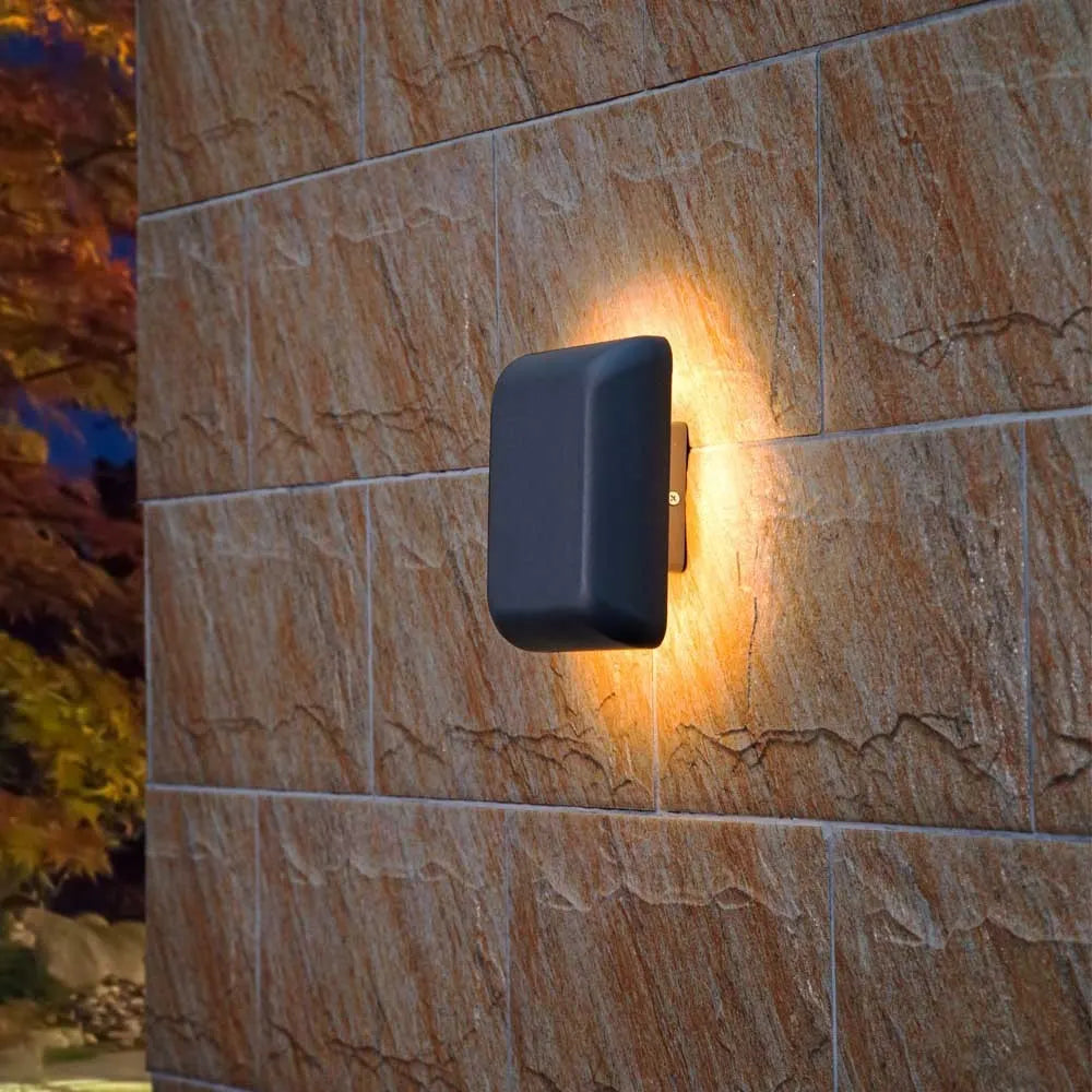 AMBER ARC LED Wall Light – Stylish, energy-efficient LED fixture offering warm illumination for contemporary indoor and outdoor spaces.