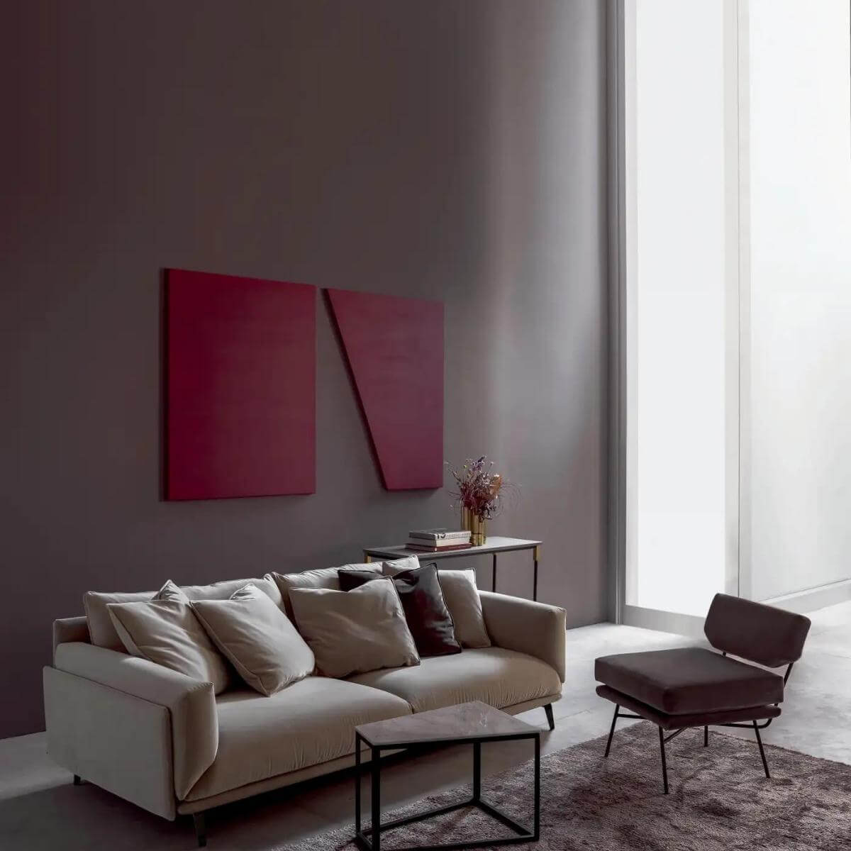 Custom-made Arflex Faubourg sofa featuring natural cotton linen upholstery and stylish form