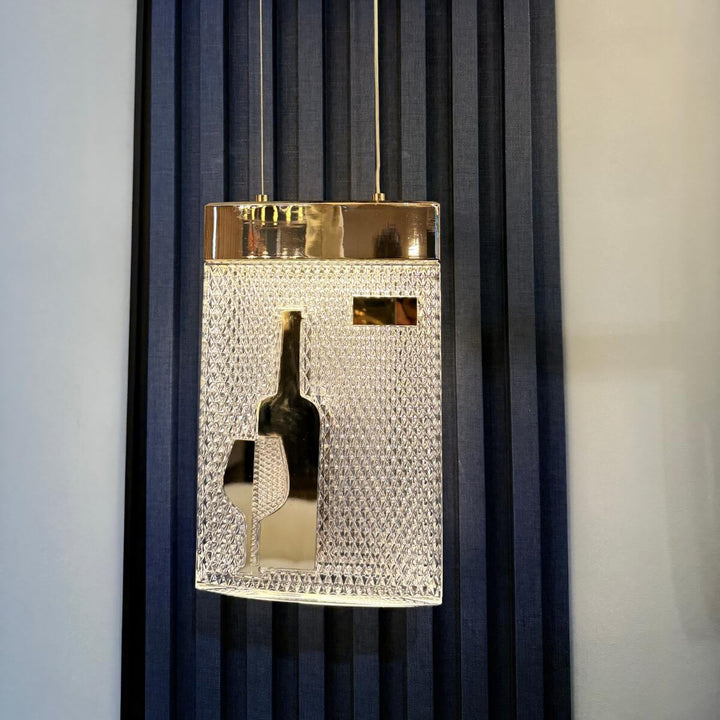 Crystal Vino wall light – elegant wall-mounted fixture featuring crystal accents and warm ambient glow.