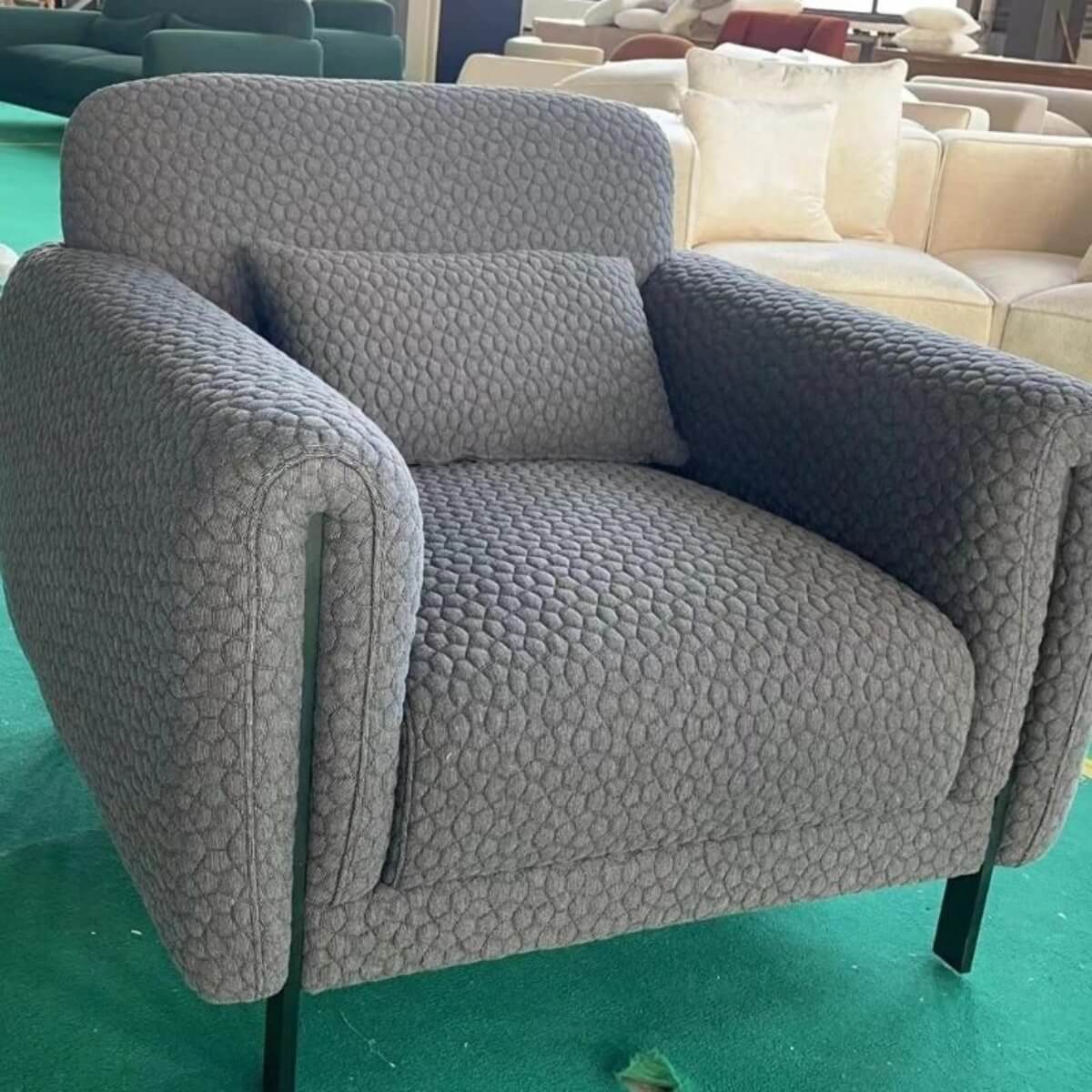 Custom Chic Chateau KS06 one-seater luxury chair – elegant design with plush upholstery and refined craftsmanship