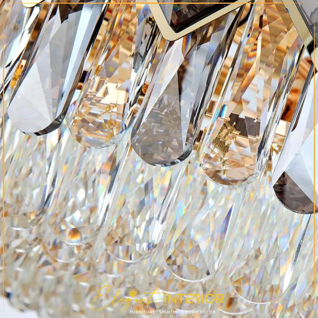 Close-Up Detail of Crystals on Gleaming Crystal Chandelier – Elegant Modern Lighting Fixture
