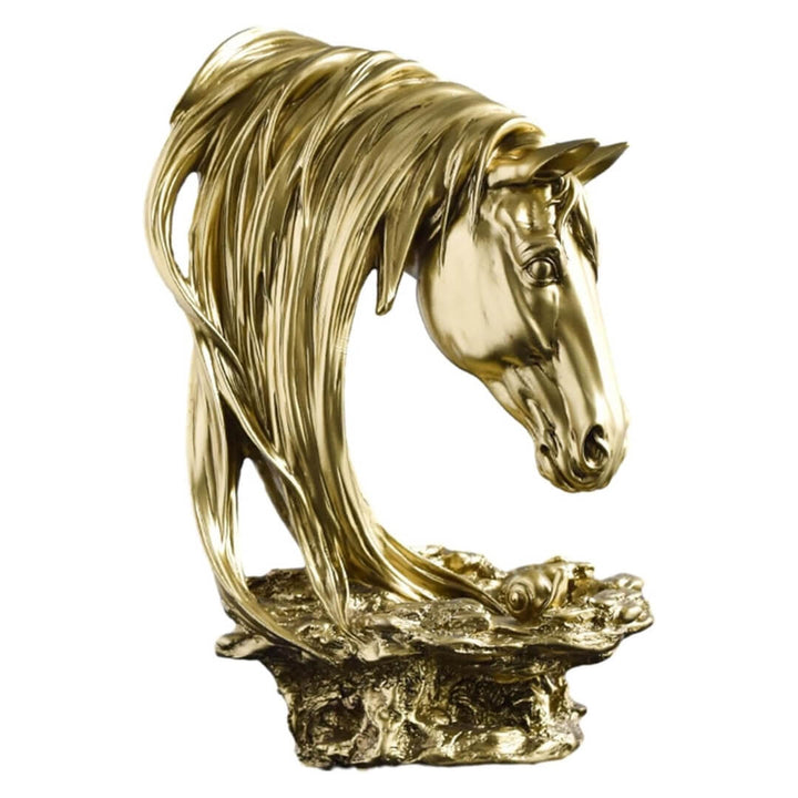 Golden horse head sculpture – an elegant decorative piece with a metallic finish.