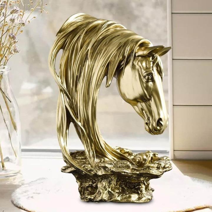 Golden horse head sculpture – elegant decorative piece with metallic finish, perfect for modern home or office decor