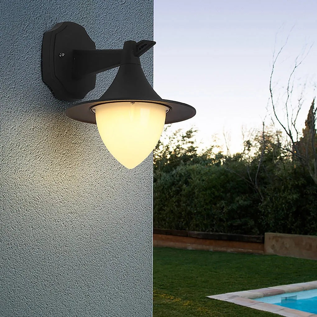  HEXAGLOW LED Wall Light – Energy-efficient, warm white lighting with a unique hexagonal design for both outdoor and indoor spaces.