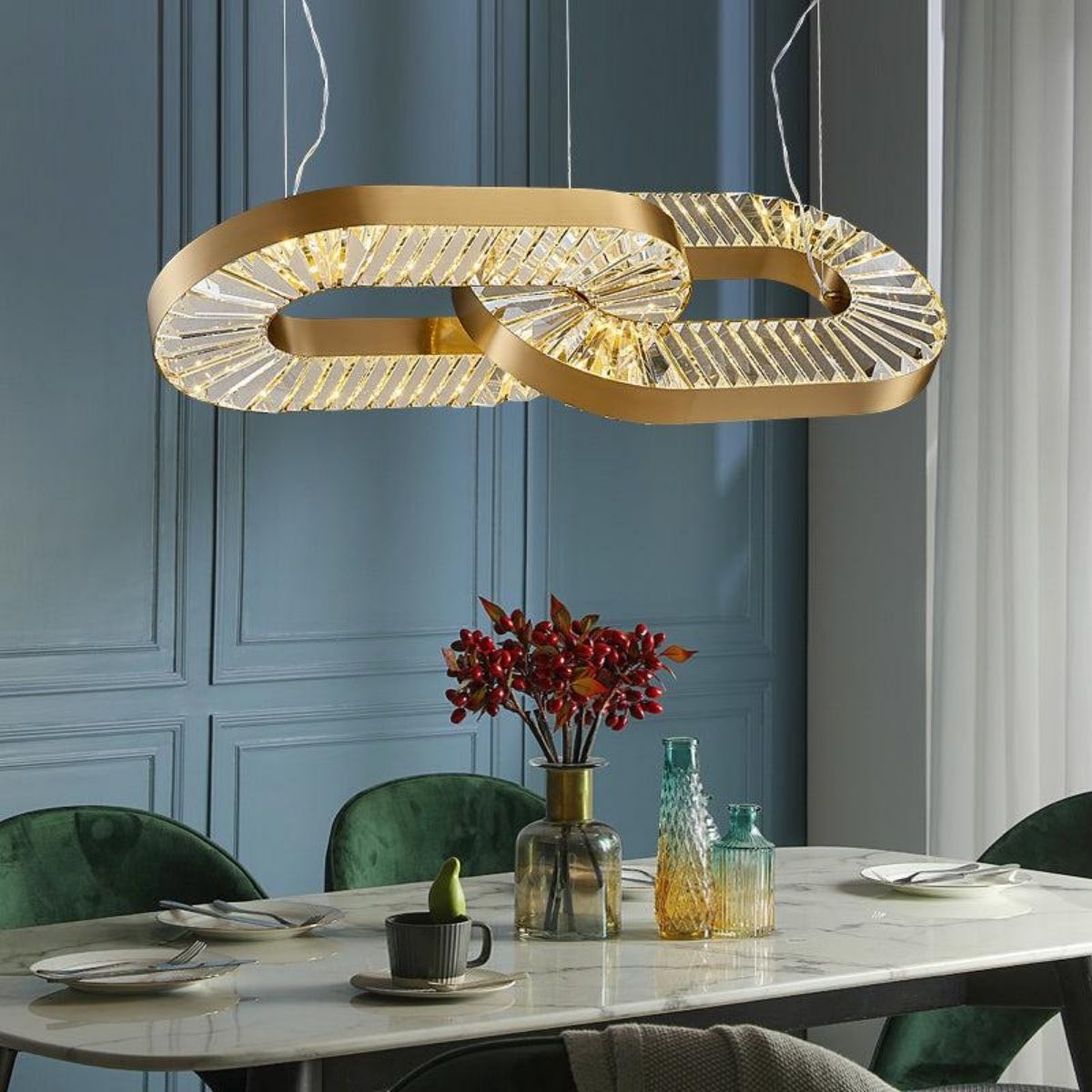 Lustre Chandelier Light in Australia Hanging Above Dining Table – Elegant Modern Interior Lighting