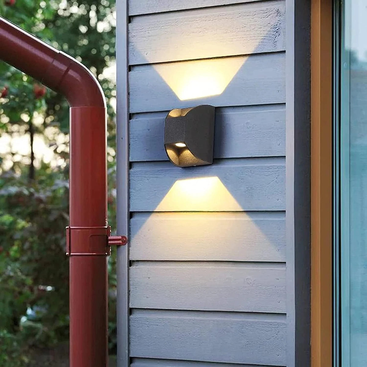 Side view of Moonlit Arc LED Wall Light – Modern and sleek design for stylish interior illumination.
