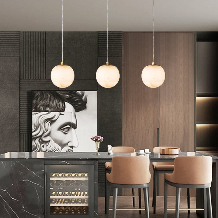  Nordic Gold Pendant Light in the kitchen – Stylish and elegant lighting with a luxurious gold finish, ideal for modern kitchen spaces.