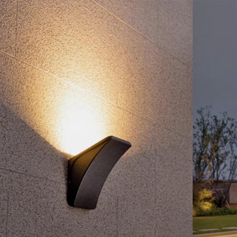 HADOW CREST LED Outdoor Wall Light – Stylish and energy-efficient LED fixture for enhancing outdoor spaces with warm illumination.