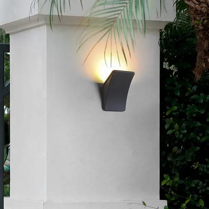 Front view of SHADOW CREST LED Outdoor Wall Light – Modern and sleek design with energy-efficient LED illumination for outdoor spaces.
