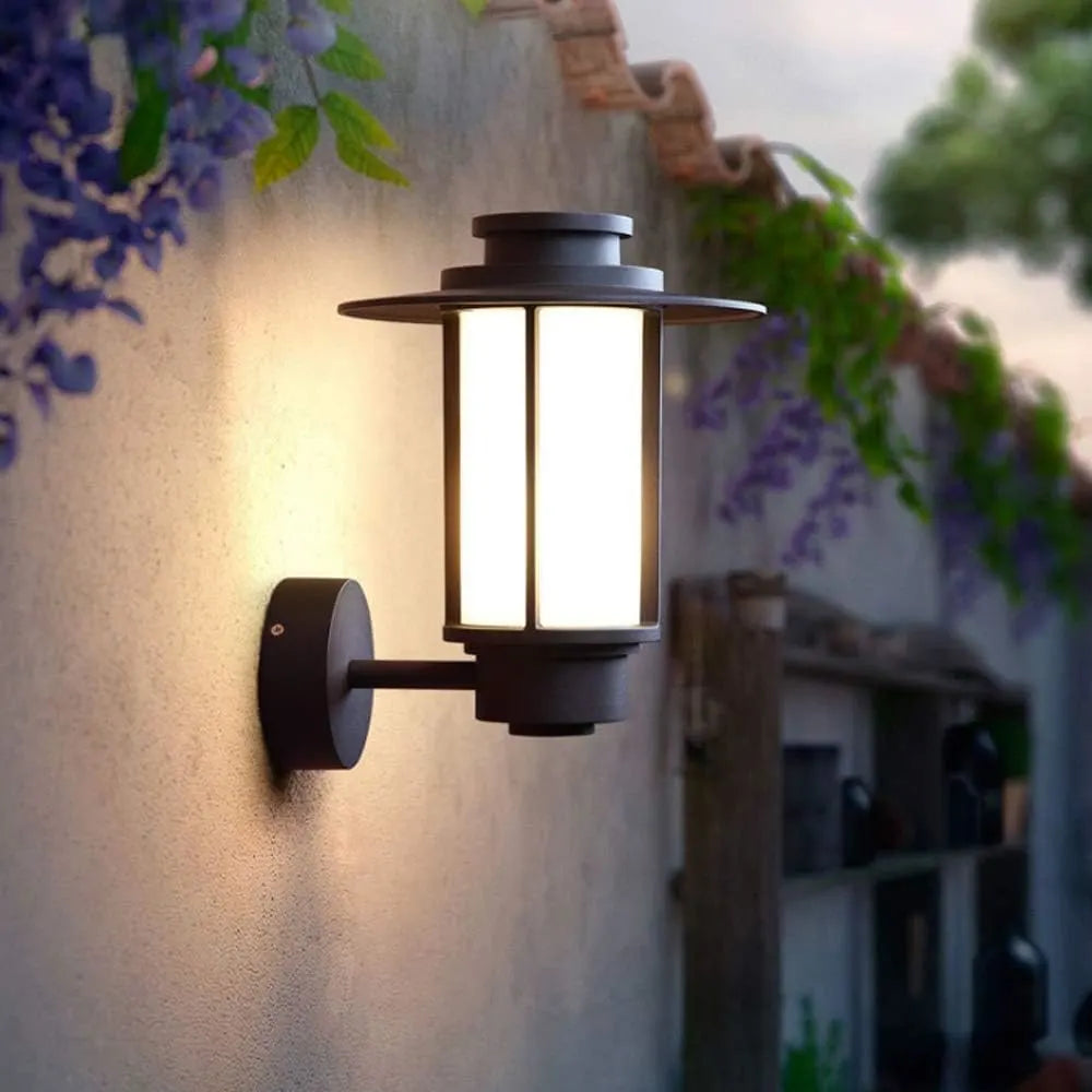 STEEL HALO Outdoor Wall Light – Stylish and durable die-casting aluminum fixture with warm 3000K illumination for outdoor and indoor spaces.