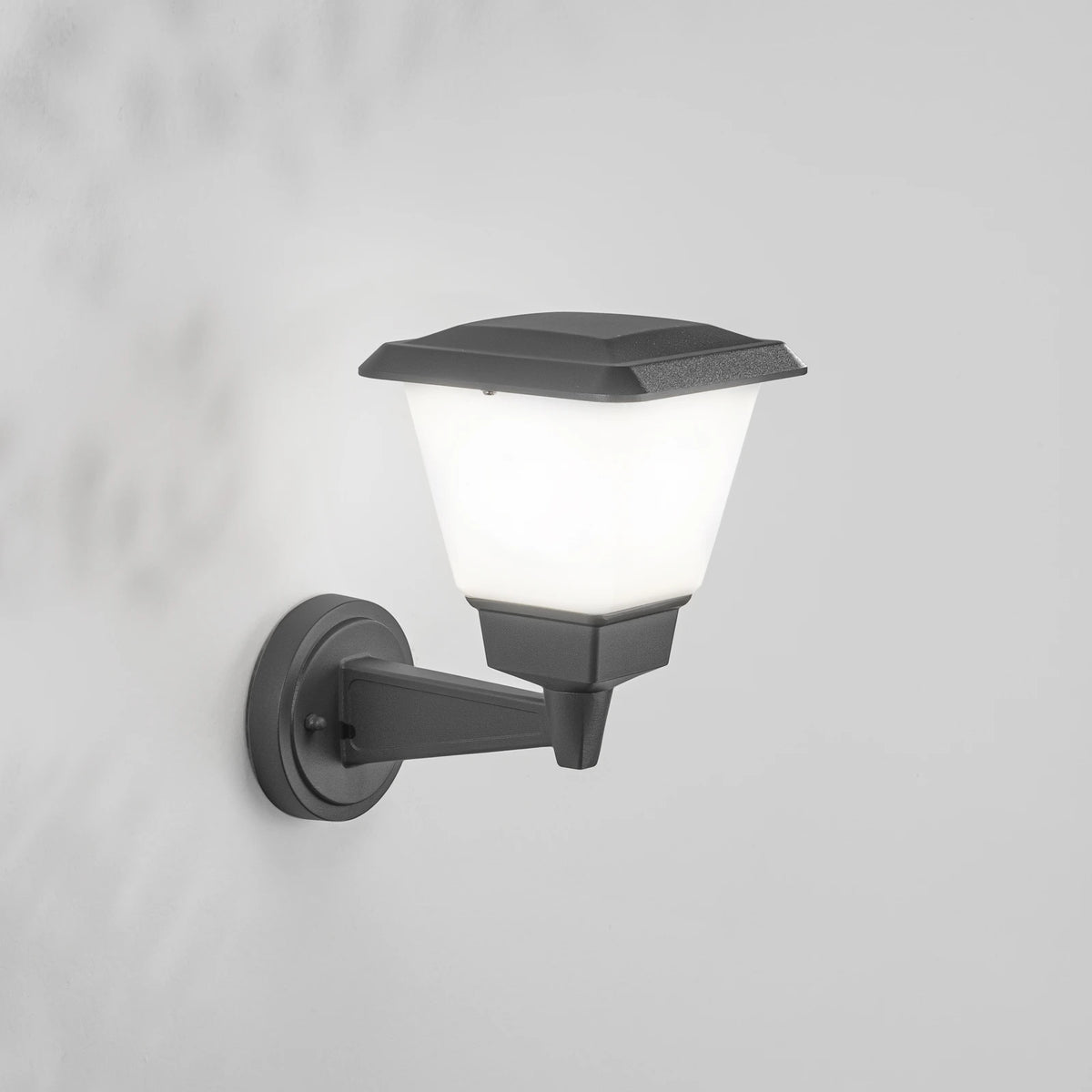 VICTORIAN GLOW LED Wall Light – Elegant, energy-efficient LED fixture combining classic design with modern illumination for both indoor and outdoor spaces.