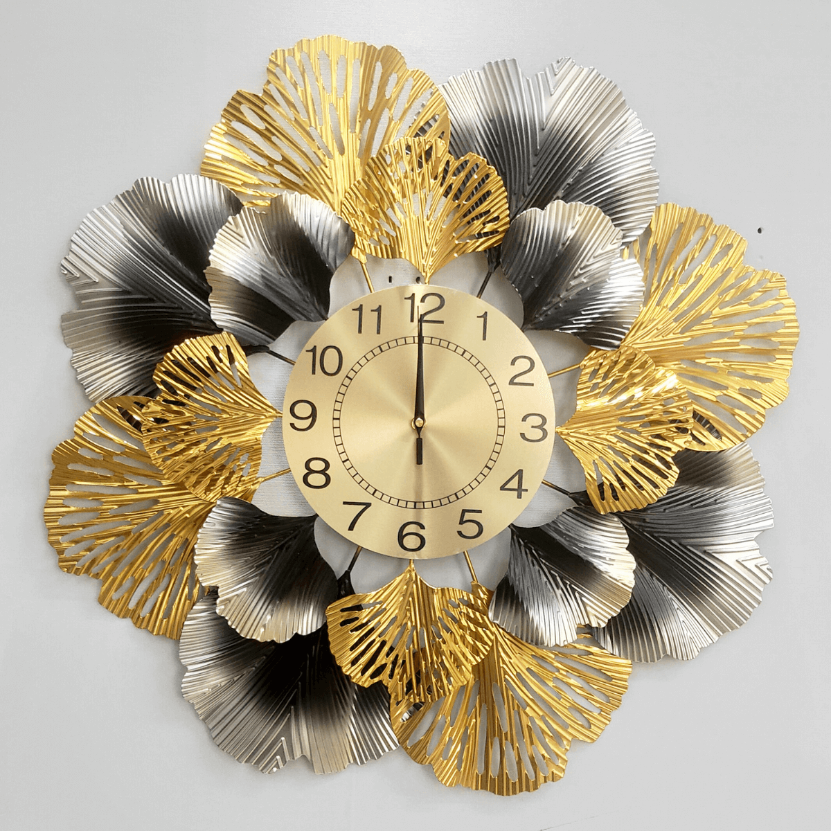 Black-and-Gold-Wall-Clock-in-Australia-1