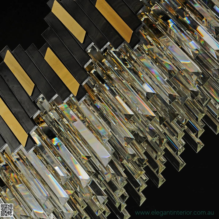 Detail view of crystal on Sophia black and gold chandelier – close-up of sparkling crystals and luxurious metallic finish