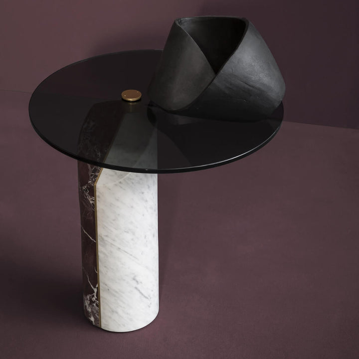 Detail view of second table in tempered glass top table set – close-up of glass surface and frame craftsmanship
