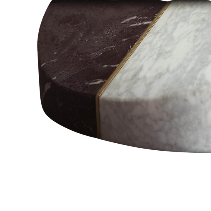 Detail view of tempered glass top table set – close-up of clear glass surface and frame detailing in modern design