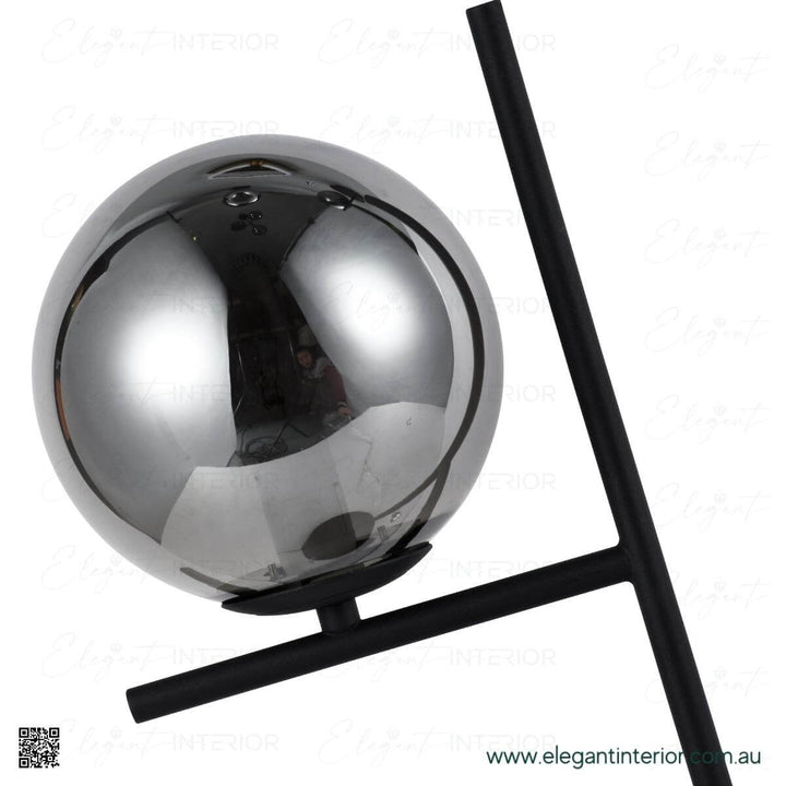 Ball detail view of Hugo table light lamp, showcasing elegant glass design and smooth finish